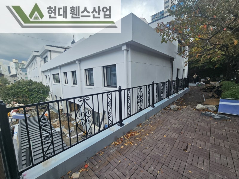 서울휀스 펜스 울타리 - 서울시 성북구에 위치한 수녀원 담장에 추락방지용 민들레 O형휀스를 시공한 현장을 소개합니다. 서울휀스 펜스 울타리 - 서울시 성북구에 위치한 수녀원 담장에 추락방지용 민들레 O형휀스를 시공한 현장을 소개합니다.