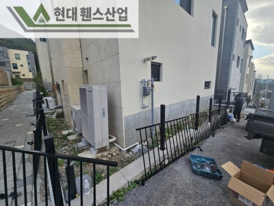오산휀스 펜스 울타리 - 오산시 양산동에 위치한 전원주택 경계에 베이직 A형휀스를 시공한 현장을 소개합니다.