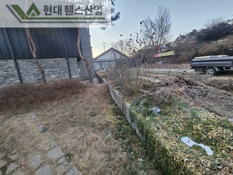 천안휀스 펜스 울타리 - 천안시 동남구에 위치한 전원주택에 디자인창살형 휀스를 시공한 현장을 소개합니다. 천안휀스 펜스 울타리 - 천안시 동남구에 위치한 전원주택에 디자인창살형 휀스를 시공한 현장을 소개합니다.