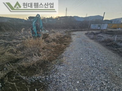 천안휀스 펜스 울타리 - 천안시 직산읍에 위치한 나대지에 경계용 메쉬휀스를 시공한 현장을 소개합니다. 천안휀스 펜스 울타리 - 천안시 직산읍에 위치한 나대지에 경계용 메쉬휀스를 시공한 현장을 소개합니다.