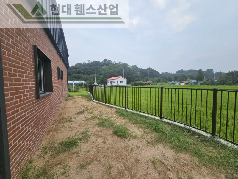 안산휀스 펜스 울타리 - 안산시 단원구 대부도 전원주택 현장에 아름다운 베이직휀스를 설치한 현장을 소개합니다. 안산휀스 펜스 울타리 - 안산시 단원구 대부도 전원주택 현장에 아름다운 베이직휀스를 설치한 현장을 소개합니다.