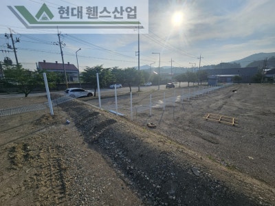 천안휀스 펜스 울타리 - 천안시 동남구에 위치한 산업단지 부지에 경계용 메쉬휀스를 설치한 현장을 소개합니다. 천안휀스 펜스 울타리 - 천안시 동남구에 위치한 산업단지 부지에 경계용 메쉬휀스를 설치한 현장을 소개합니다.