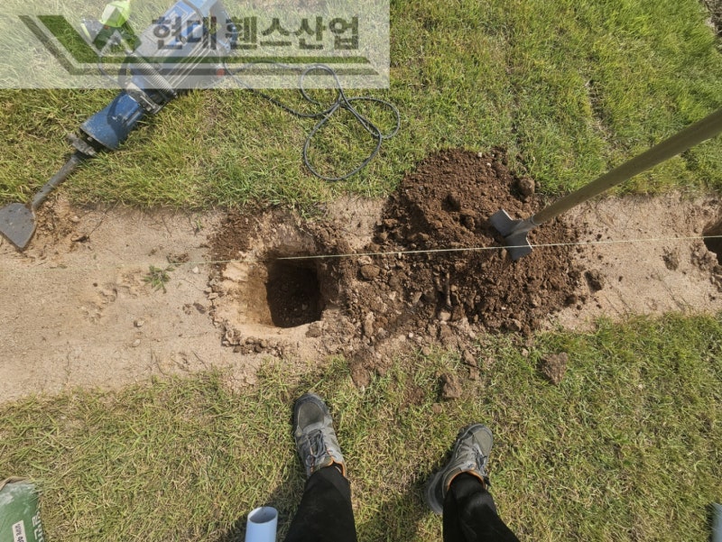 평택휀스 펜스 울타리 - 평택시 송탄동에 위치한 주말 농막에 경계용 메쉬휀스를 설치한 현장을 소개합니다.