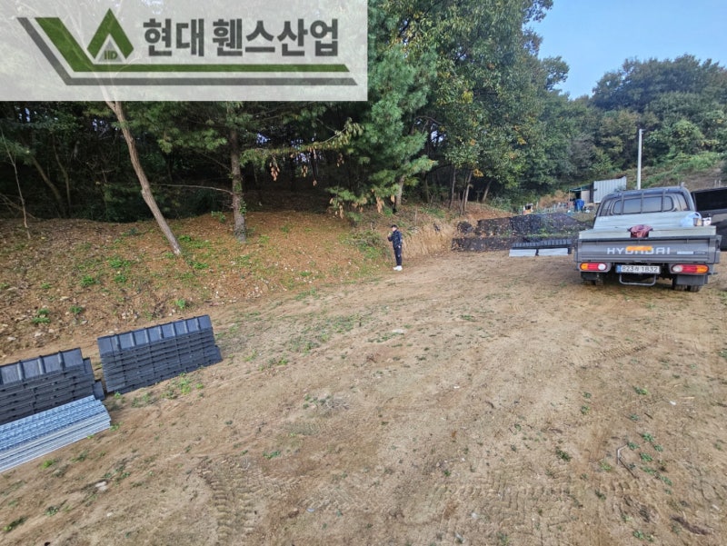 안성휀스 펜스 울타리 - 안성시 아양동에 위치한 나대지에 경계용 메쉬휀스를 시공한 현장을 소개합니다. 안성휀스 펜스 울타리 - 안성시 아양동에 위치한 나대지에 경계용 메쉬휀스를 시공한 현장을 소개합니다.
