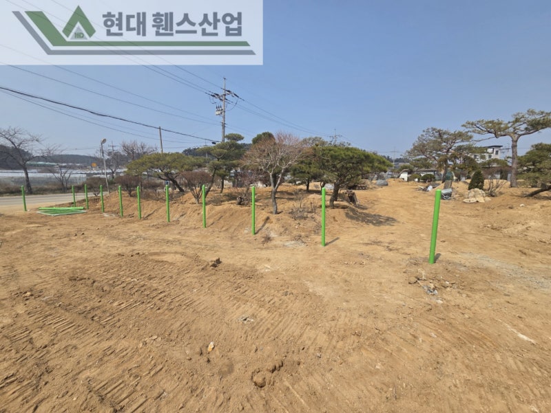 성환휀스 펜스 울타리 - 천안시 성환읍에 위치한 나대지에 경계를 위한 메쉬휀스를 시공한 현장을 소개합니다.