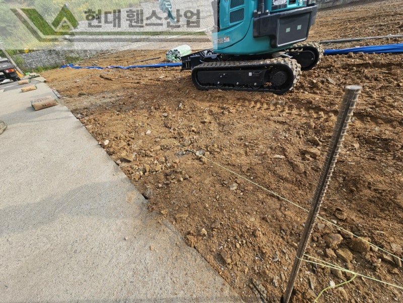 여주휀스 펜스 울타리 - 여주시 우만동에 위치한 연수원 건물 예정지에 메쉬휀스를 설치한 현장을 소개합니다.