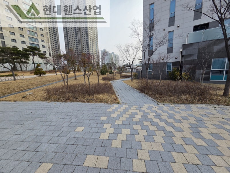 제천휀스 펜스 울타리 - 제천군 세무서 경계에 베이직C형휀스를 시공한 현장을 소개합니다.