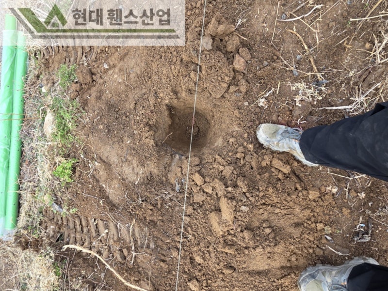 아산휀스 펜스 울타리 - 아산시 모종동에 위치한 작은 전원주택마을 내에 위치한 작은 밭에 출입방지용 메쉬휀스를 시공한 현장을 소개합니다. 아산휀스 펜스 울타리 - 아산시 모종동에 위치한 작은 전원주택마을 내에 위치한 작은 밭에 출입방지용 메쉬휀스를 시공한 현장을 소개합니다.