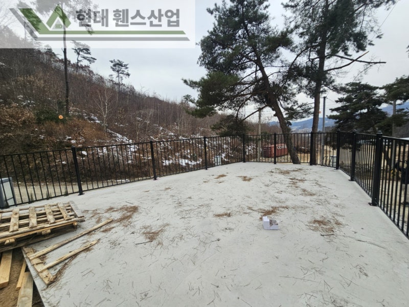 아산휀스 펜스 울타리 - 아산시 온천동에 위치한 전원주택 경계에 베이직A형휀스를 시공한 현장을 소개합니다. 아산휀스 펜스 울타리 - 아산시 온천동에 위치한 전원주택 경계에 베이직A형휀스를 시공한 현장을 소개합니다.