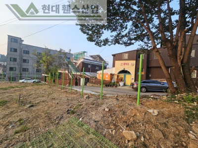 아산휀스 펜스 울타리 - 아산시 탕정면에 위치한 공터에 경계용 메쉬휀스를 시공한 현장을 소개합니다. 아산휀스 펜스 울타리 - 아산시 탕정면에 위치한 공터에 경계용 메쉬휀스를 시공한 현장을 소개합니다.