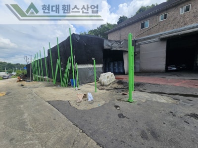 천안휀스 펜스 울타리 - 천안시 목천읍에 위치한 공장 경계에 차폐휀스를 설치한 현장을 소개합니다.