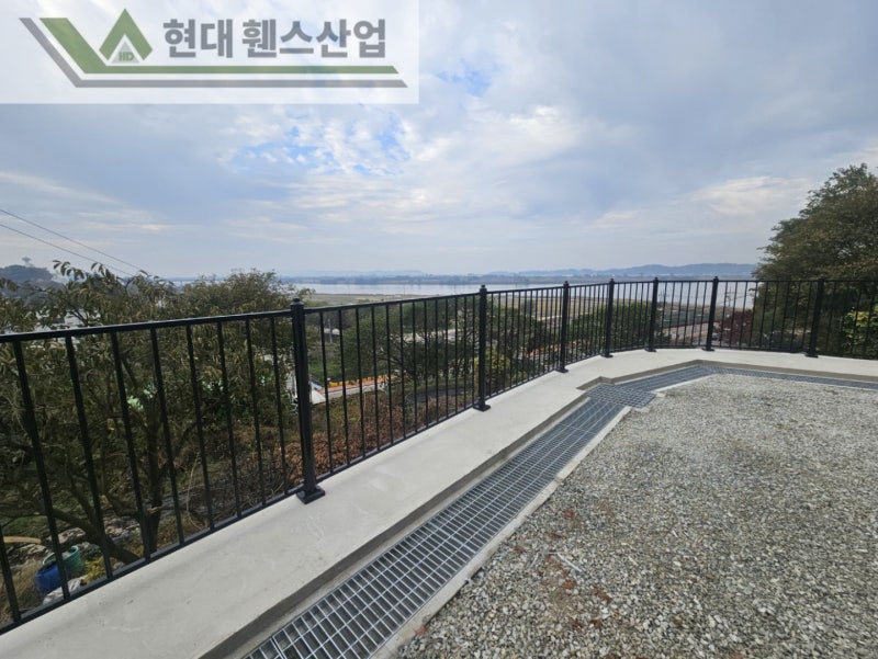 논산휀스 펜스 울타리 - 논산시 양촌면에 위치한 음식점 경계에 추락방지용 베이직 A형휀스를 시공한 현장을 소개합니다.