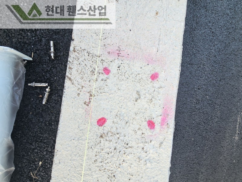 충주휀스 펜스 울타리 - 충주시 교현동에 위치한 주택 경계에 메쉬휀스를 시공한 현장을 소개합니다.