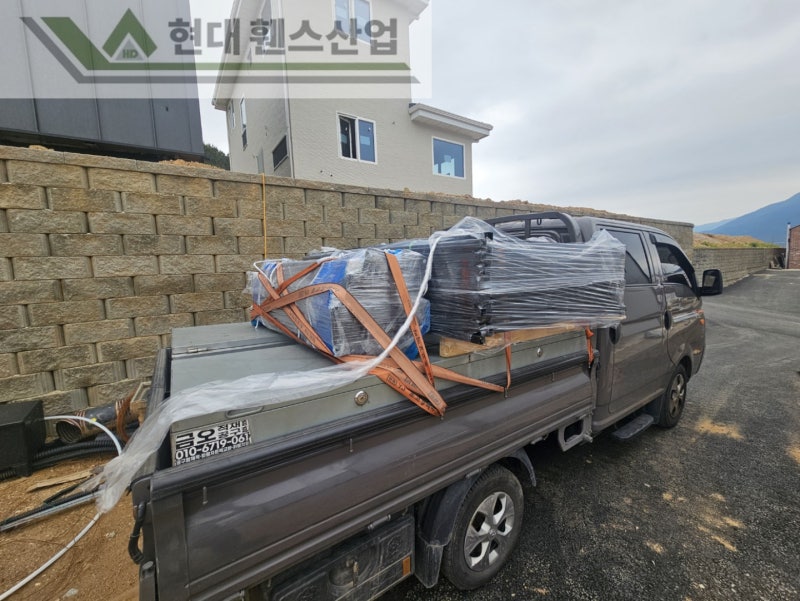 공주휀스 펜스 울타리 - 공주시 유구읍에 위치한 전원주택 예정지 담장에 베이직휀스를 설치한 현장을 소개합니다. 공주휀스 펜스 울타리 - 공주시 유구읍에 위치한 전원주택 예정지 담장에 베이직휀스를 설치한 현장을 소개합니다.