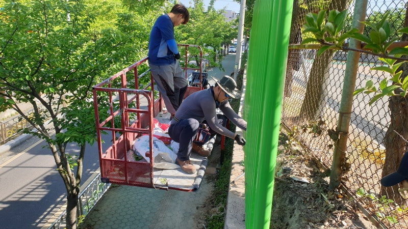 울산휀스ㅡ울산 울타리 울산 대성중 종골창살 휀스시공 울산휀스ㅡ울산 울타리 울산 대성중 종골창살 휀스시공