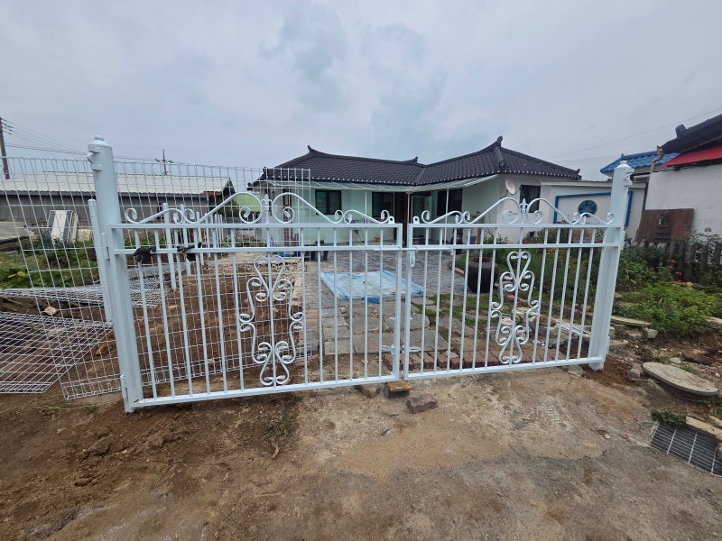천안휀스 입장면 홍천리 주택 매입 후 시골집 펜스 설치 시공 후기 천안휀스 입장면 홍천리 주택 매입 후 시골집 펜스 설치 시공 후기