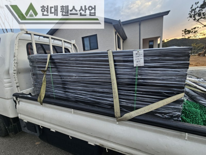 평택휀스 펜스 울타리 - 평택시 안중읍에 위치한 전원주택 경계에 베이직A형휀스를 시공한 현장을 소개합니다. 평택휀스 펜스 울타리 - 평택시 안중읍에 위치한 전원주택 경계에 베이직A형휀스를 시공한 현장을 소개합니다.