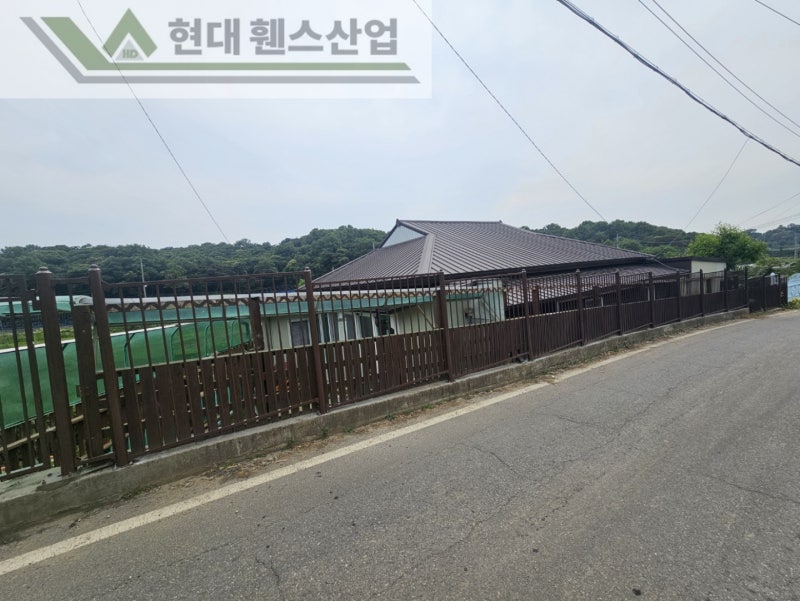 천안휀스 펜스 울타리 - 천안시 성환읍에 위치한 시골마을 집 담장에 베이직휀스를 설치한 현장을 소개합니다. 천안휀스 펜스 울타리 - 천안시 성환읍에 위치한 시골마을 집 담장에 베이직휀스를 설치한 현장을 소개합니다.