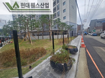 남양주 휀스 펜스 울타리 - 남양주시 진전읍에 위치한 신축 아파트 단지 경계에 베이직 A형휀스를 시공한 현장을 소개합니다.