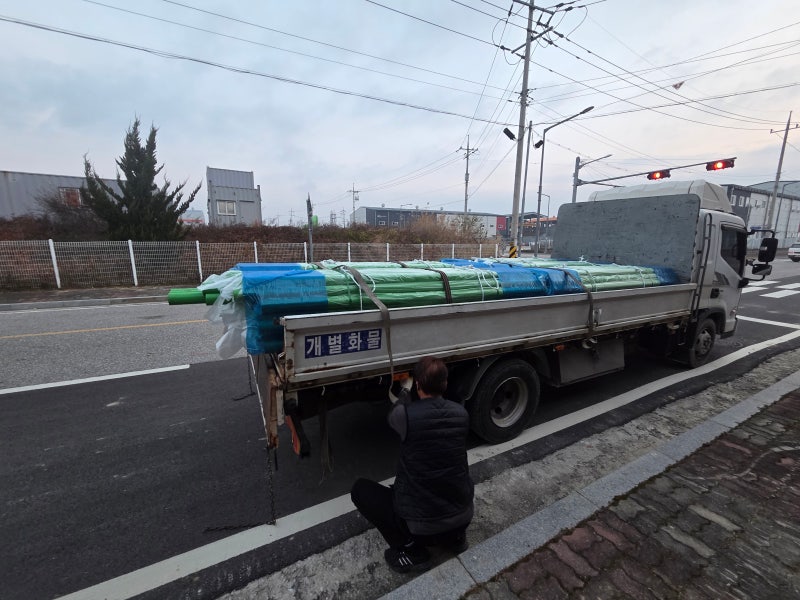 충북 보은 휀스 6000평부지에 태양광설치공간 펜스 설치 충북 보은 휀스 6000평부지에 태양광설치공간 펜스 설치