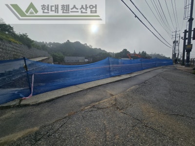 여주휀스 펜스 울타리 - 여주시 우만동에 위치한 연수원 건물 예정지에 메쉬휀스를 설치한 현장을 소개합니다.