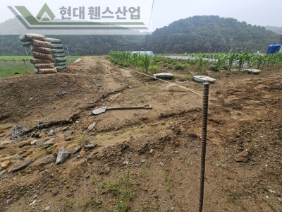아산휀스 펜스 울타리 - 아산시 신창면에 위치한 농막 부지 경계에 메쉬휀스를 설치한 현장을 소개합니다. 아산휀스 펜스 울타리 - 아산시 신창면에 위치한 농막 부지 경계에 메쉬휀스를 설치한 현장을 소개합니다.