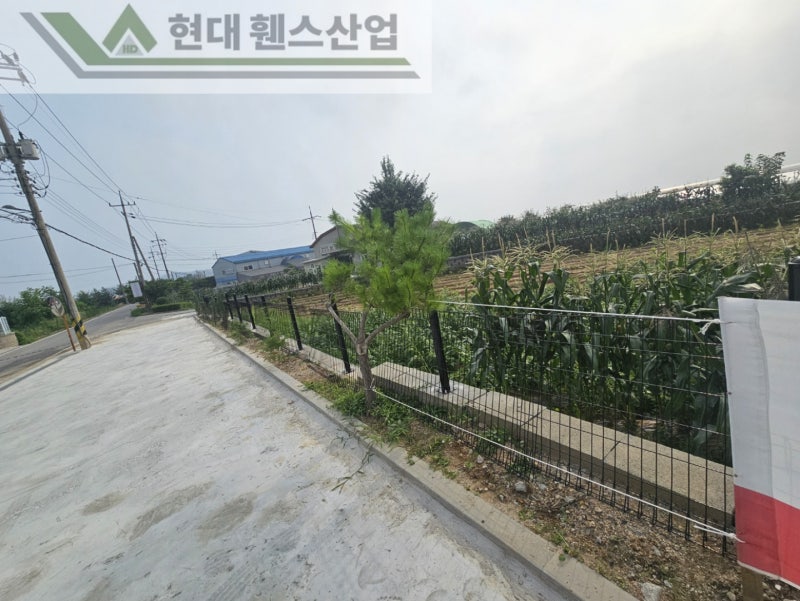 천안휀스 펜스 울타리 - 천안시 성거읍에 위치한 음식점 옥외 주차장에 경계용 메쉬휀스를 설치한 현장을 소개합니다. 천안휀스 펜스 울타리 - 천안시 성거읍에 위치한 음식점 옥외 주차장에 경계용 메쉬휀스를 설치한 현장을 소개합니다.