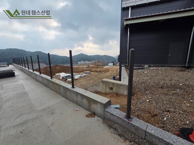 용인휀스 유방동 600M 시공기 뉴-메쉬 앙카타입 정밀시공 사례 용인휀스 유방동 600M 시공기 뉴-메쉬 앙카타입 정밀시공 사례