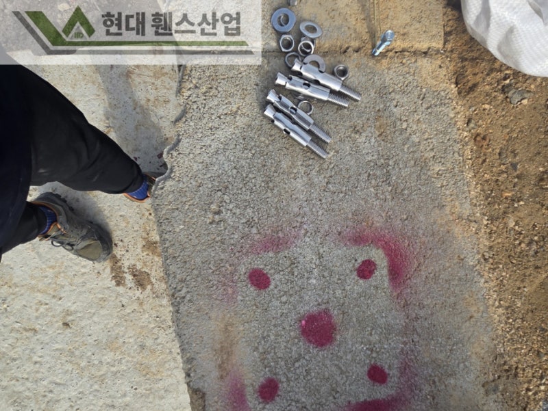 천안휀스 펜스 울타리 - 천안시 직산읍에 위치한 전원주택에 경계용 베이직A형휀스를 시공한 현장을 소개합니다. 천안휀스 펜스 울타리 - 천안시 직산읍에 위치한 전원주택에 경계용 베이직A형휀스를 시공한 현장을 소개합니다.