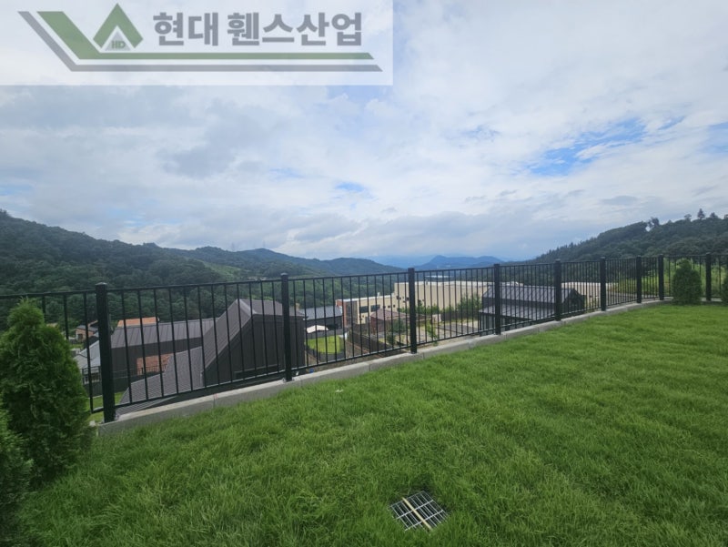 가평휀스 펜스 울타리 - 가평군 전원주택단지에 베이직 A형휀스를 설치한 현장을 소개합니다. 가평휀스 펜스 울타리 - 가평군 전원주택단지에 베이직 A형휀스를 설치한 현장을 소개합니다.