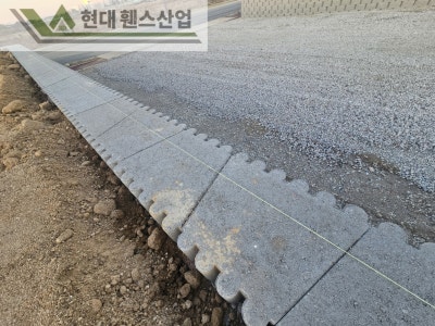 평택휀스 펜스 울타리 - 평택시 칠괴동에 위치한 신축산업단지 부지 경계에 경계용 베이직 B형휀스를 시공한 현장을 소개합니다.