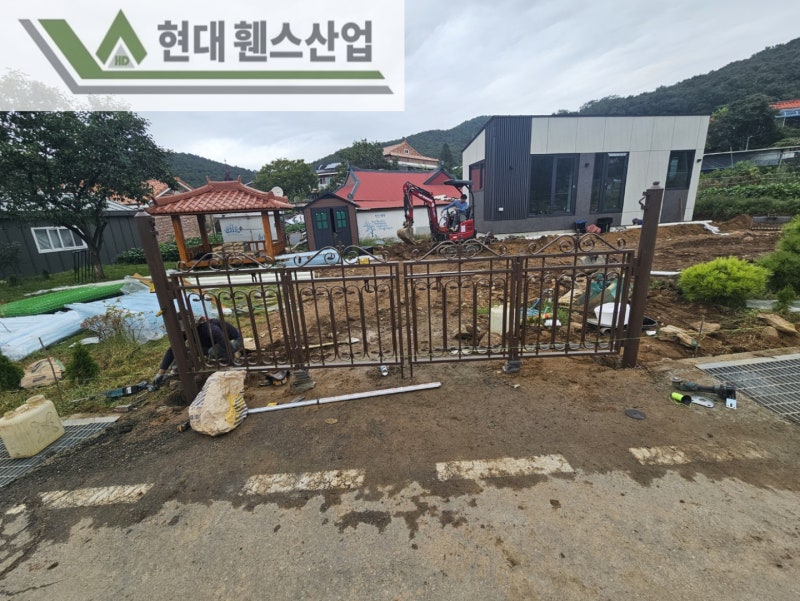 강화휀스 펜스 울타리 - 강화도에 위치한 전원주택 경계에 메쉬휀스를 시공한 현장을 소개합니다. 강화휀스 펜스 울타리 - 강화도에 위치한 전원주택 경계에 메쉬휀스를 시공한 현장을 소개합니다.