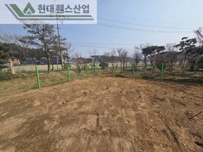 성환휀스 펜스 울타리 - 천안시 성환읍에 위치한 나대지에 경계를 위한 메쉬휀스를 시공한 현장을 소개합니다.