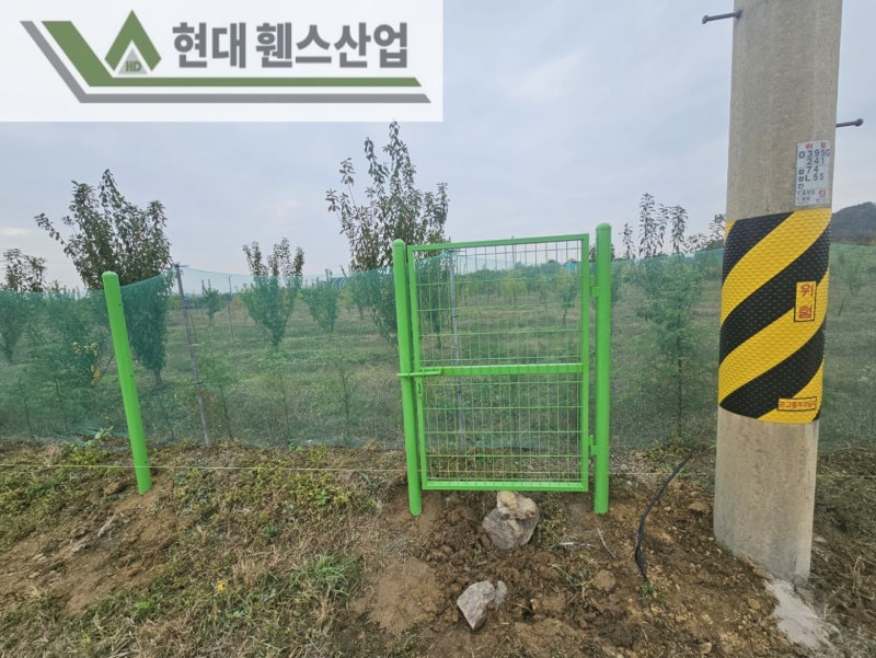 평택휀스 펜스 울타리 - 평택시 지제동 농막 경계에 메쉬휀스를 시공한 현장을 소개합니다. 평택휀스 펜스 울타리 - 평택시 지제동 농막 경계에 메쉬휀스를 시공한 현장을 소개합니다.