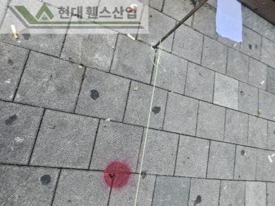 고양휀스 펜스 울타리 - 고양시 일산동구에 위치한 복합 쇼핑몰 건물에 출입방지용 디자인창살휀스를 설치한 현장을 소개합니다. 고양휀스 펜스 울타리 - 고양시 일산동구에 위치한 복합 쇼핑몰 건물에 출입방지용 디자인창살휀스를 설치한 현장을 소개합니다.