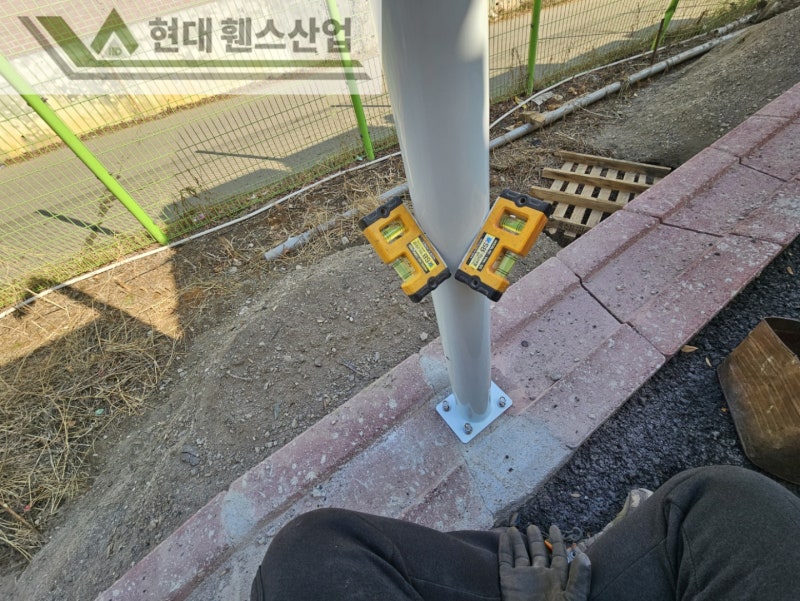 화성휀스 펜스 울타리 -화성시 남양읍에 위치한 공장에 경계용 메쉬휀스를 시공한 현장을 소개합니다.