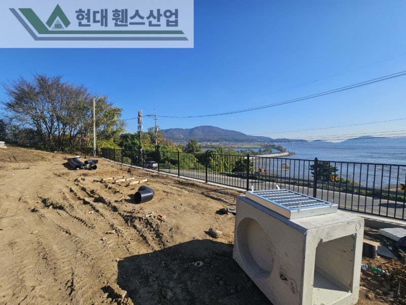 제부도휀스 펜스 울타리 - 제부도에 위치한 전원주택단지 예정지에 경계용 베이직 A형휀스를 시공한 현장을 소개합니다.