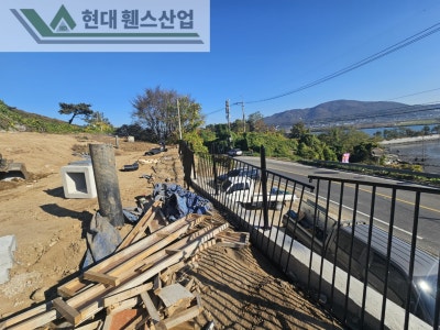 제부도휀스 펜스 울타리 - 제부도에 위치한 전원주택단지 예정지에 경계용 베이직 A형휀스를 시공한 현장을 소개합니다.