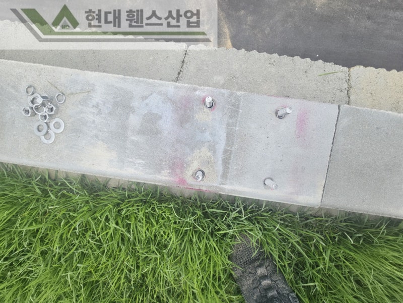 가평휀스 펜스 울타리 - 가평군 전원주택단지에 베이직 A형휀스를 설치한 현장을 소개합니다. 가평휀스 펜스 울타리 - 가평군 전원주택단지에 베이직 A형휀스를 설치한 현장을 소개합니다.