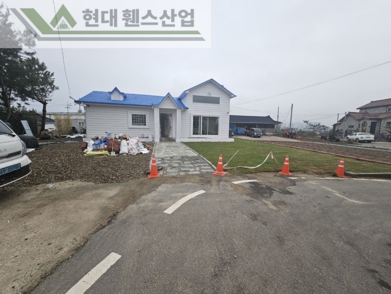 여주휀스 펜스 울타리 - 여주시 점동면에 위치한 키즈카페 예정지에 합성목재 가림막휀스와 차폐휀스를 설치한 현장을 소개합니다. Vo.1