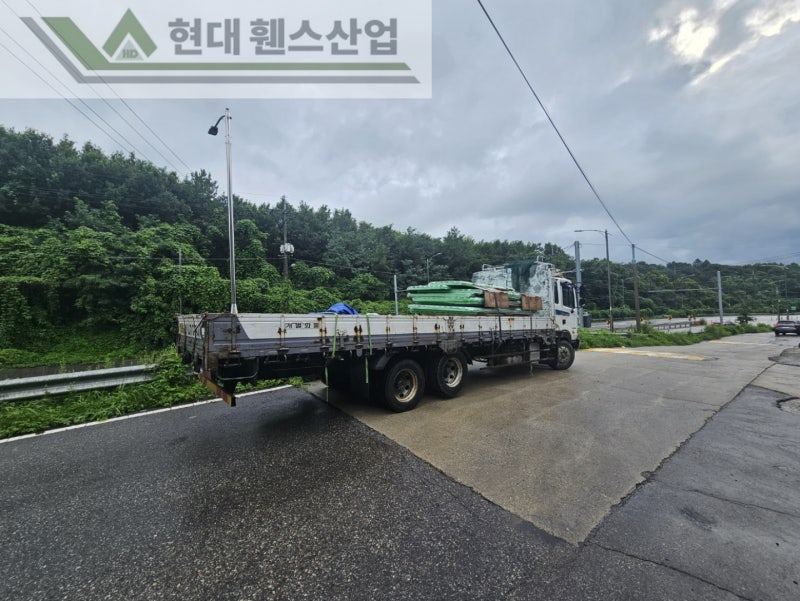 천안휀스 펜스 울타리 - 천안시 목천읍에 위치한 공장 경계에 차폐휀스를 설치한 현장을 소개합니다.