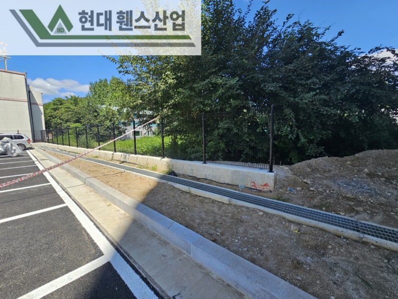 청평휀스 펜스 울타리 - 가평군 청평면에 위치한 물류창고에 경계용 메쉬휀스를 시공한 현장을 소개합니다.