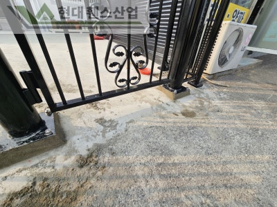 평택휀스 펜스 울타리 - 평택시 팽성읍에 위치한 작은 주차장 부지에 포플러 쌍문 + 외문을 설치한 현장을 소개합니다. 평택휀스 펜스 울타리 - 평택시 팽성읍에 위치한 작은 주차장 부지에 포플러 쌍문 + 외문을 설치한 현장을 소개합니다.