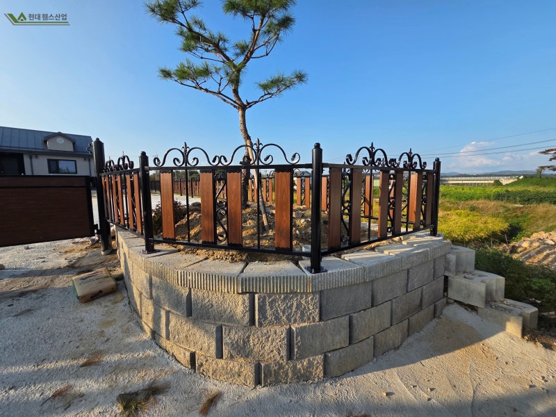 용인휀스 처인구 이동읍 전원주택단지 메쉬휀스 기초 매립형 타입 H1500 시공 설치