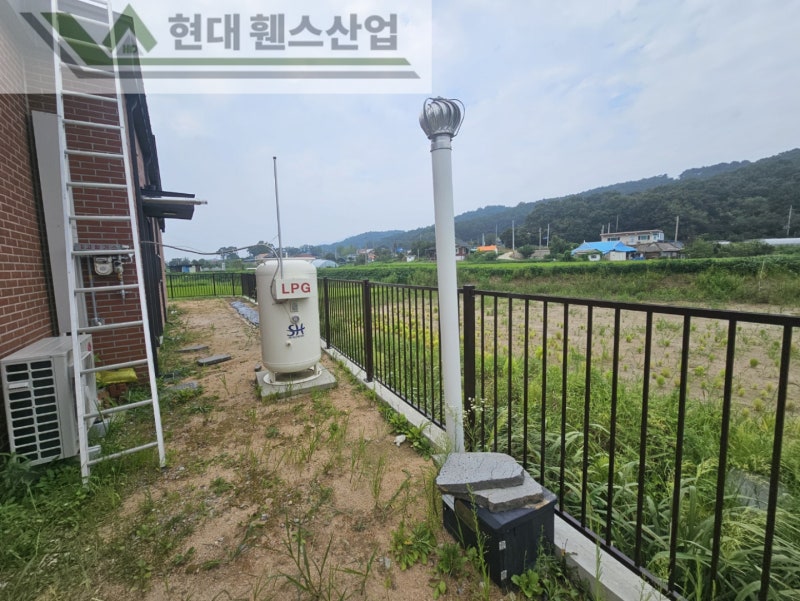 안산휀스 펜스 울타리 - 안산시 단원구 대부도 전원주택 현장에 아름다운 베이직휀스를 설치한 현장을 소개합니다. 안산휀스 펜스 울타리 - 안산시 단원구 대부도 전원주택 현장에 아름다운 베이직휀스를 설치한 현장을 소개합니다.