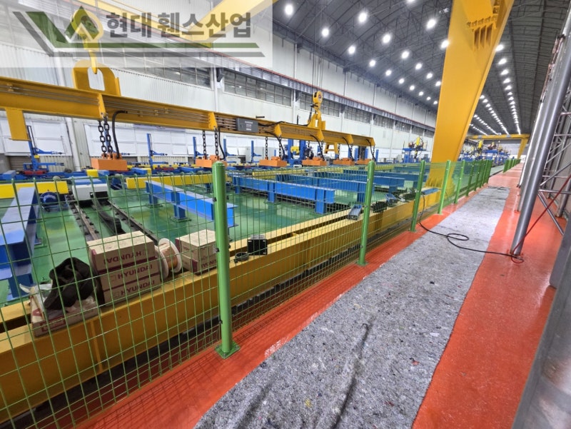 천안휀스 펜스 울타리 - 천안시 풍세면에 위치한 철강 공장 내부에 안전난간용 메쉬휀스를 시공한 현장을 소개합니다.