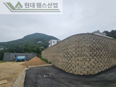 공주휀스 펜스 울타리 - 공주시 유구읍에 위치한 전원주택 예정지 담장에 베이직휀스를 설치한 현장을 소개합니다. 공주휀스 펜스 울타리 - 공주시 유구읍에 위치한 전원주택 예정지 담장에 베이직휀스를 설치한 현장을 소개합니다.