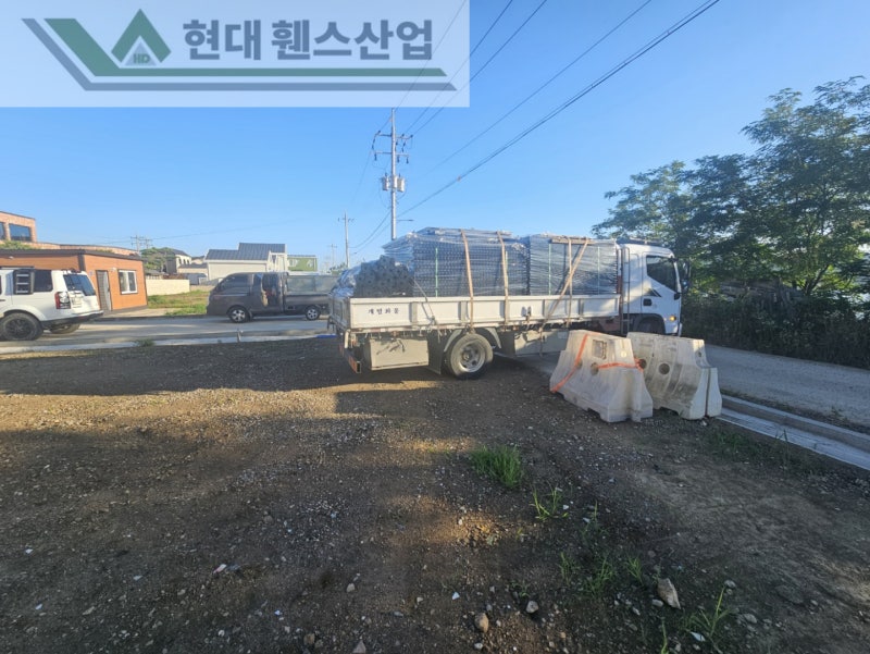 화성휀스 펜스 울타리 - 화성시 전곡항 부근 펜션단지에 경계용 메쉬휀스를 설치한 현장을 소개합니다. 화성휀스 펜스 울타리 - 화성시 전곡항 부근 펜션단지에 경계용 메쉬휀스를 설치한 현장을 소개합니다.