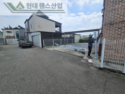 평택휀스 펜스 울타리 - 평택시 팽성읍에 위치한 미군부대 부근 타운 하우스 단지에 메쉬대문과 메쉬휀스를 설치한 현장을 소개합니다. 평택휀스 펜스 울타리 - 평택시 팽성읍에 위치한 미군부대 부근 타운 하우스 단지에 메쉬대문과 메쉬휀스를 설치한 현장을 소개합니다.