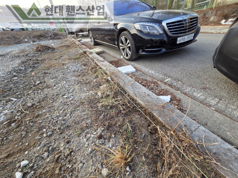 평택휀스 펜스 울타리 - 저번주에 이어 평택 렌터카 회사 부지 경계에 추가로 메쉬휀스를 시공한 현장을 소개합니다. 평택휀스 펜스 울타리 - 저번주에 이어 평택 렌터카 회사 부지 경계에 추가로 메쉬휀스를 시공한 현장을 소개합니다.